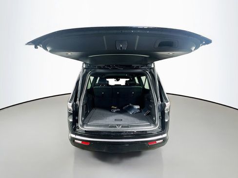 New 2026 Jeep Grand Wagoneer L Limited w/ Convenience Group I image 16