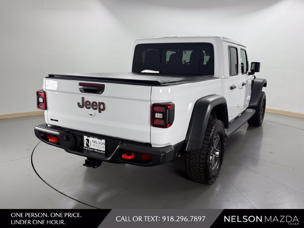 Used 2025 Jeep Gladiator Mojave w/ Convenience Group AWD/4WD image 6