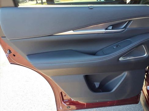 Certified 2025 INFINITI QX60 Luxe image 12