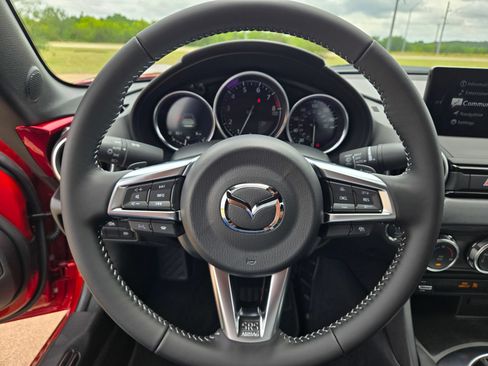 New 2026 MAZDA MX-5 Miata RF Grand Touring RWD image 11