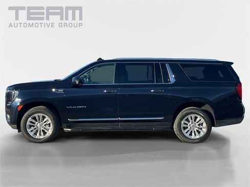 Used 2023 GMC Yukon XL SLT w/ SLT Premium Package image 4