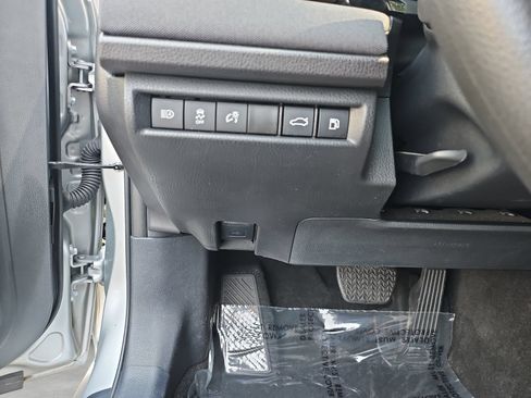 Used 2025 Toyota Camry LE FWD image 25