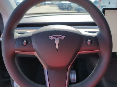 Used 2024 Tesla Model Y Performance image 9