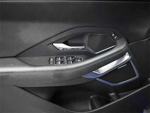 Used 2018 Jaguar E-PACE S image 9