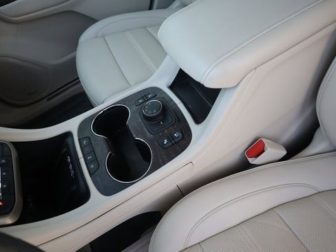 Used 2023 GMC Acadia Denali w/ Denali Ultimate Package image 28