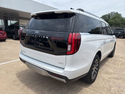 Used 2025 Ford Expedition Max Platinum AWD/4WD image 6