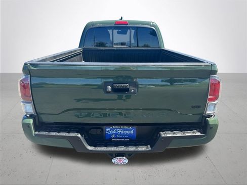 Used 2021 Toyota Tacoma TRD Off-Road w/ TRD Premium Off Road Package AWD/4WD image 8