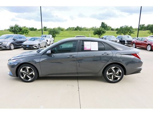 Certified 2023 Hyundai Elantra SEL w/ Convenience Package FWD image 6