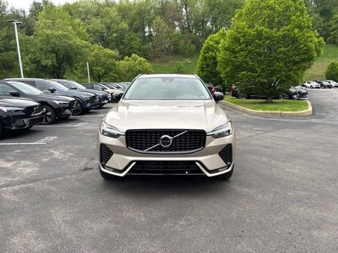 Used 2024 Volvo XC60 B5 Plus w/ Protection Package Premier AWD/4WD image 3