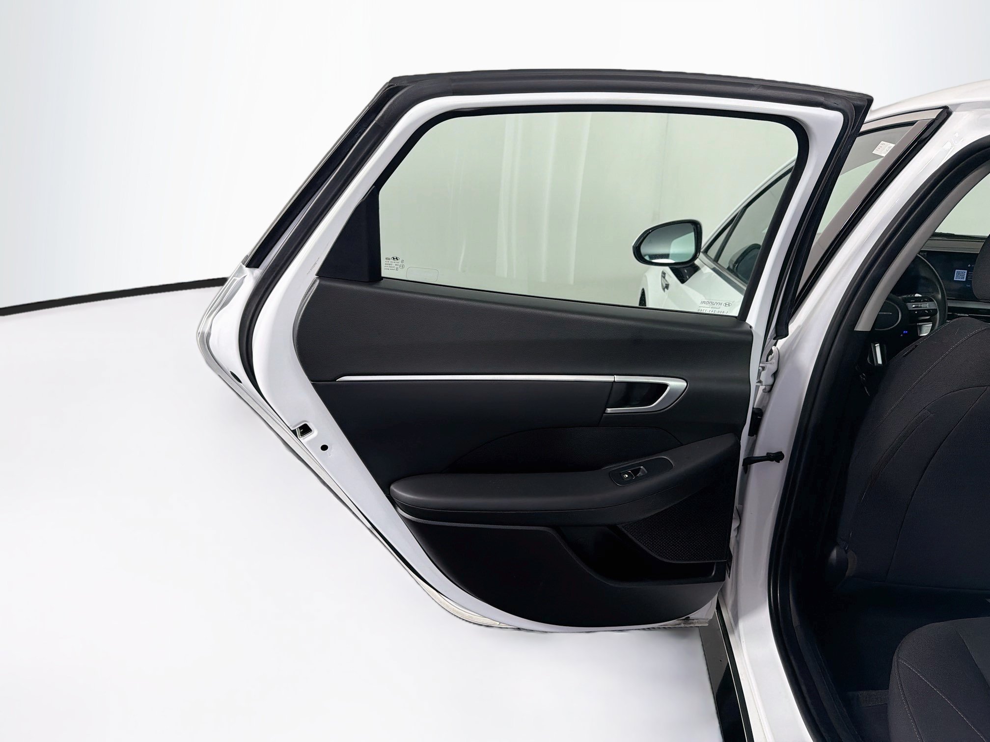 Used 2025 Hyundai Sonata SEL FWD image 27