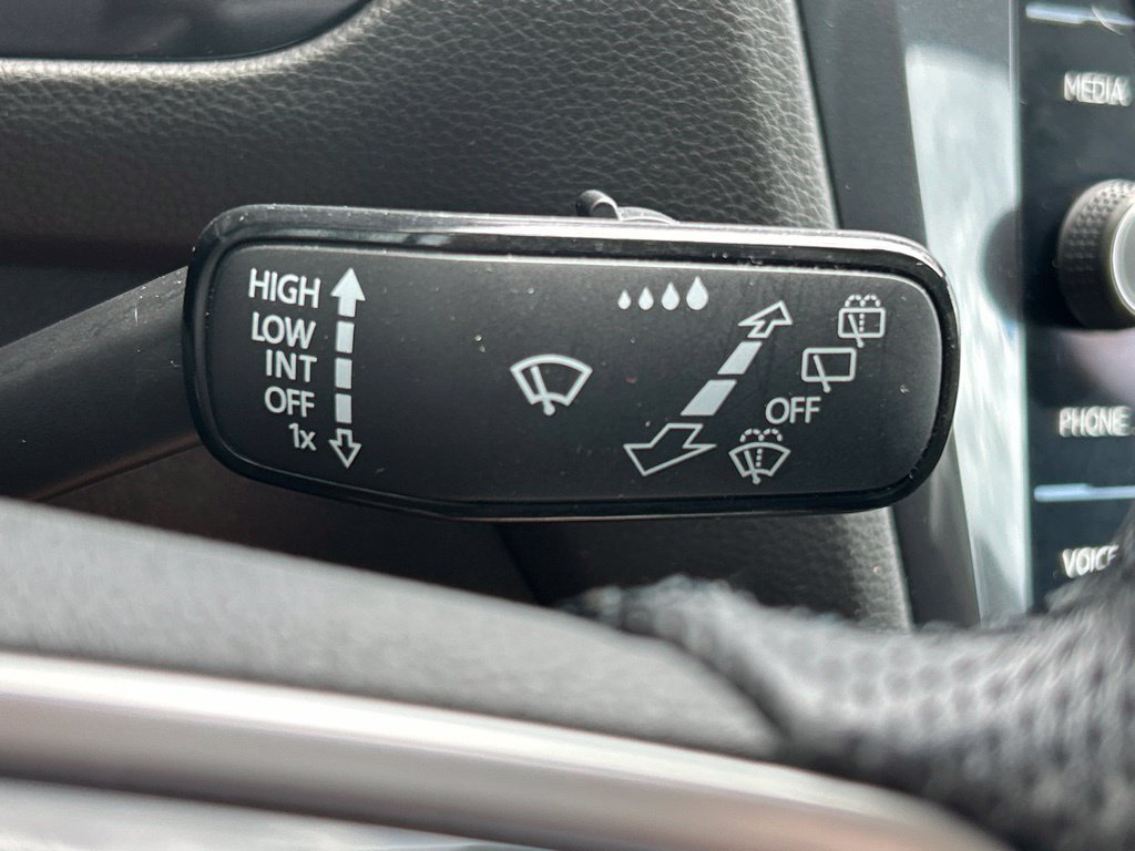 Used 2023 Volkswagen Tiguan SE R-Line FWD image 30