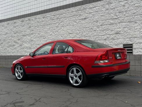 Used 2004 Volvo S60 R image 2