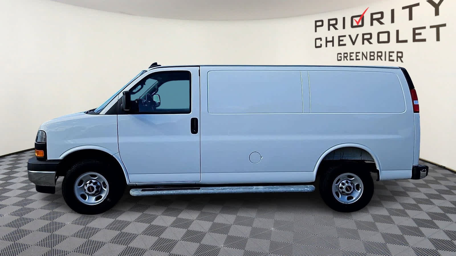 Used 2025 GMC Savana 2500 w/ Driver Convenience Package RWD image 5