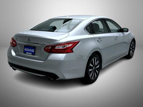 Used 2017 Nissan Altima 2.5 SV FWD image 5