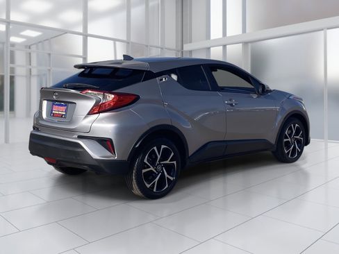Used 2018 Toyota C-HR XLE image 6