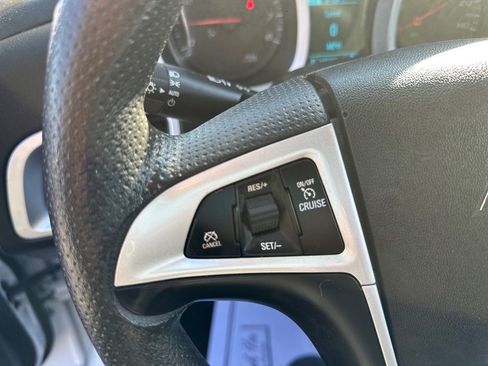 Used 2017 Chevrolet Equinox LT FWD image 20