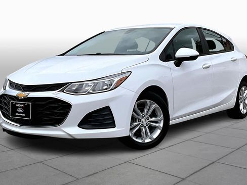 Used 2019 Chevrolet Cruze LS w/ LS Convenience Package image 2