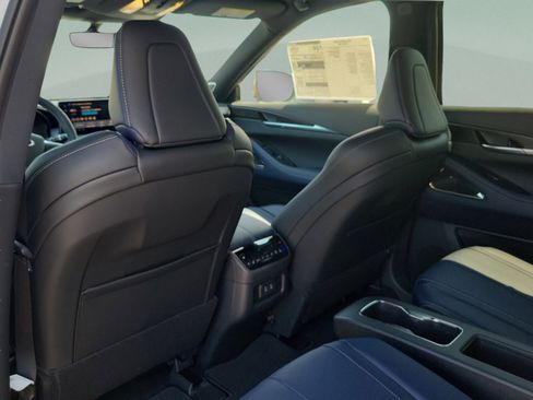 Certified 2026 INFINITI QX60 Sport w/ Dark Cargo Package AWD/4WD image 9
