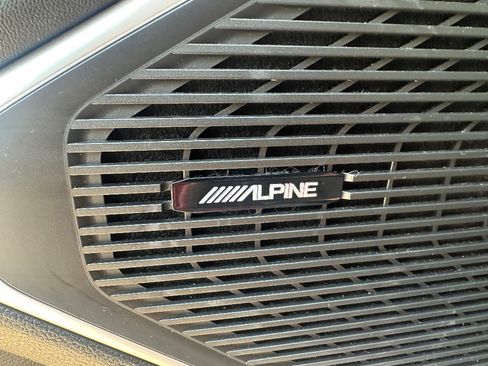 Used 2024 Jeep Wagoneer Series II w/ Flexible Seating Group AWD/4WD image 11