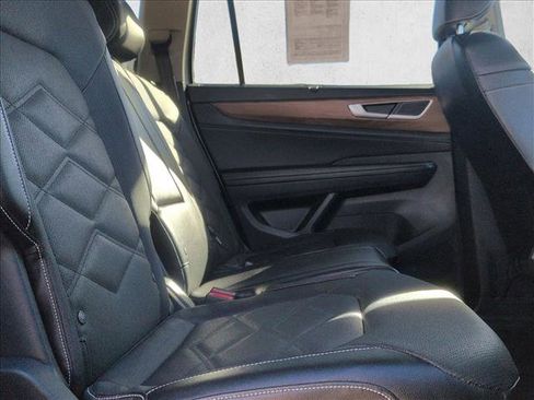 Used 2024 Volkswagen Atlas SE image 20