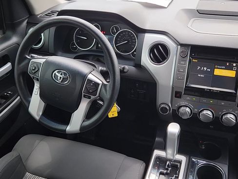 Used 2016 Toyota Tundra SR5 w/ SR5 Upgrade Package AWD/4WD image 5
