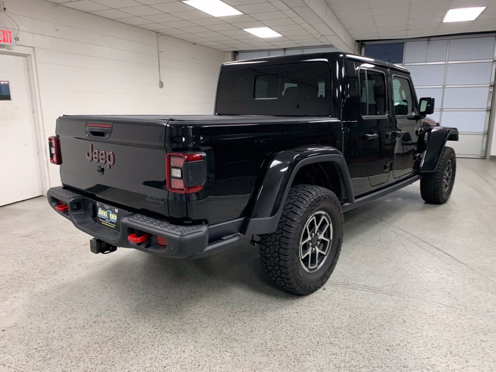 Used 2025 Jeep Gladiator Rubicon AWD/4WD image 6