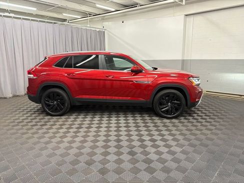 Used 2023 Volkswagen Atlas Cross Sport SE w/ Panoramic Sunroof Package FWD image 9