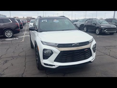 Certified 2023 Chevrolet TrailBlazer RS w/ Sun and Liftgate Package image 3