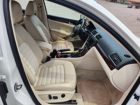 Used 2013 Volkswagen Passat 2.5 SEL Premium FWD image 20