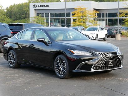 New 2025 Lexus ES 300h w/ Premium Package