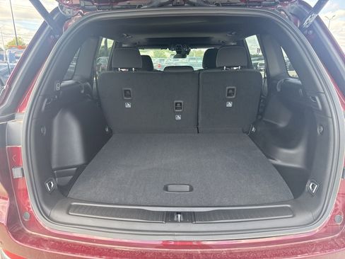 New 2025 Jeep Grand Cherokee Laredo X w/ Luxury Tech Group I image 5