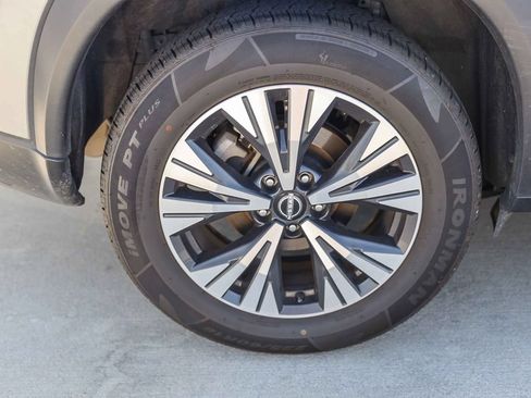 Used 2023 Nissan Rogue SV FWD image 6