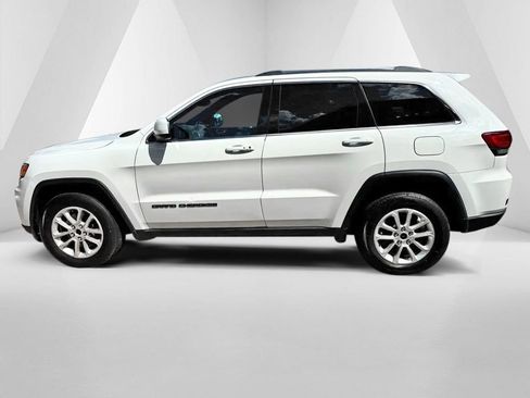 Used 2021 Jeep Grand Cherokee Laredo AWD/4WD image 4