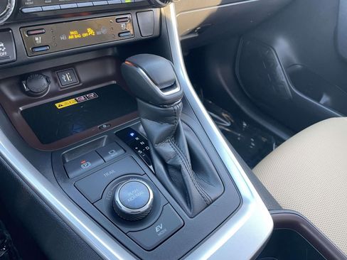 Used 2025 Toyota RAV4 Limited w/ Advanced Technology Package image 38