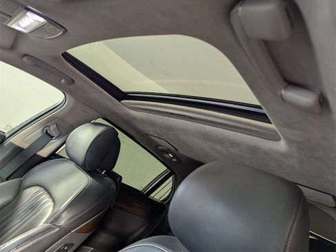 Used 2019 Genesis G90 5.0 Ultimate image 13