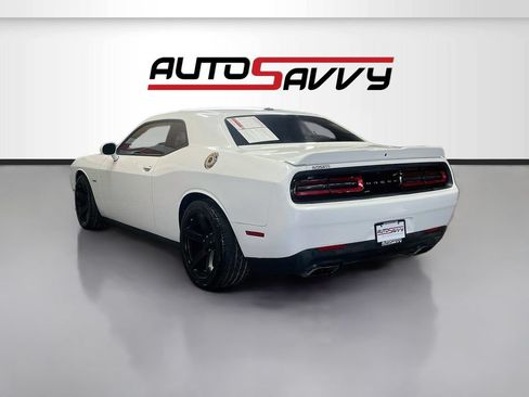 Used 2019 Dodge Challenger R/T RWD image 5