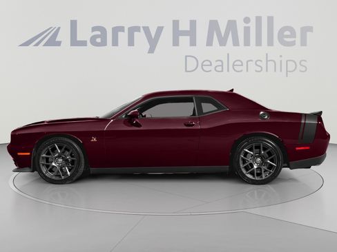 Used 2018 Dodge Challenger R/T Scat Pack w/ Leather Interior Group RWD image 6