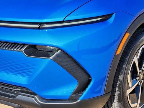 New 2026 Chevrolet Equinox EV LT image 22