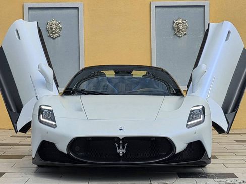 Used 2024 Maserati MC20 Cielo RWD image 20