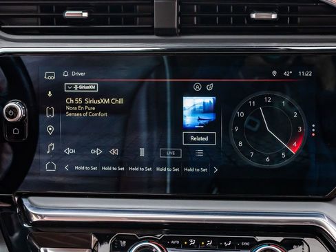 Used 2025 GMC Sierra 2500 Denali Ultimate image 25