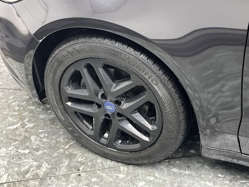 Used 2013 Ford Fusion SE image 27