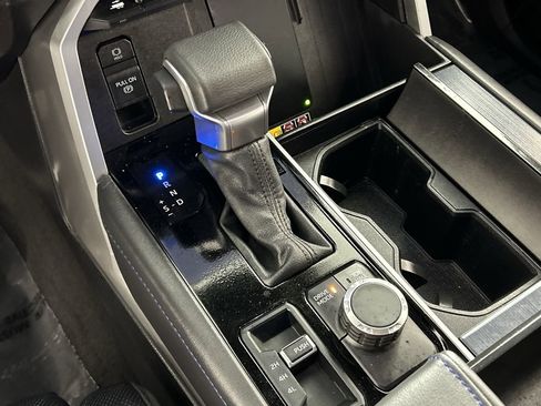 Used 2025 Toyota Sequoia Platinum image 17