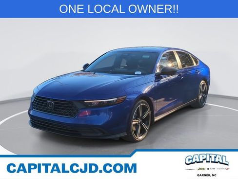 Used 2023 Honda Accord Sport image 1