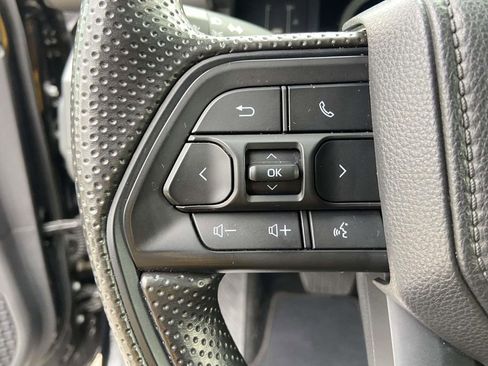 Used 2025 Toyota Tacoma SR image 29