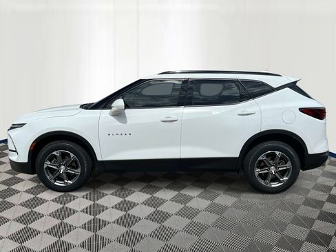 Used 2024 Chevrolet Blazer LT w/ Convenience Package FWD image 2
