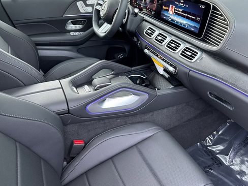 New 2026 Mercedes-Benz GLS 450 4MATIC image 10