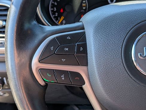 Used 2019 Jeep Grand Cherokee Altitude RWD image 18
