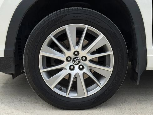 Used 2016 Toyota Highlander XLE AWD/4WD image 36