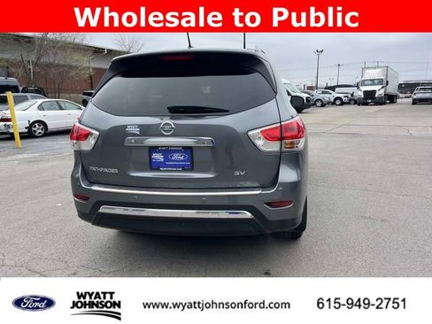 Used 2015 Nissan Pathfinder SV image 4