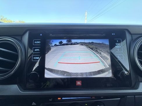 Used 2017 Toyota Tacoma TRD Off-Road image 23